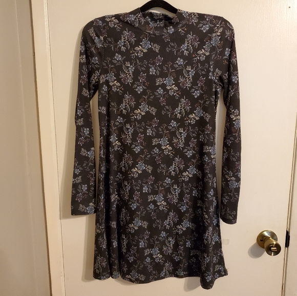 Xhilaration Dresses & Skirts - Floral Swing Dress